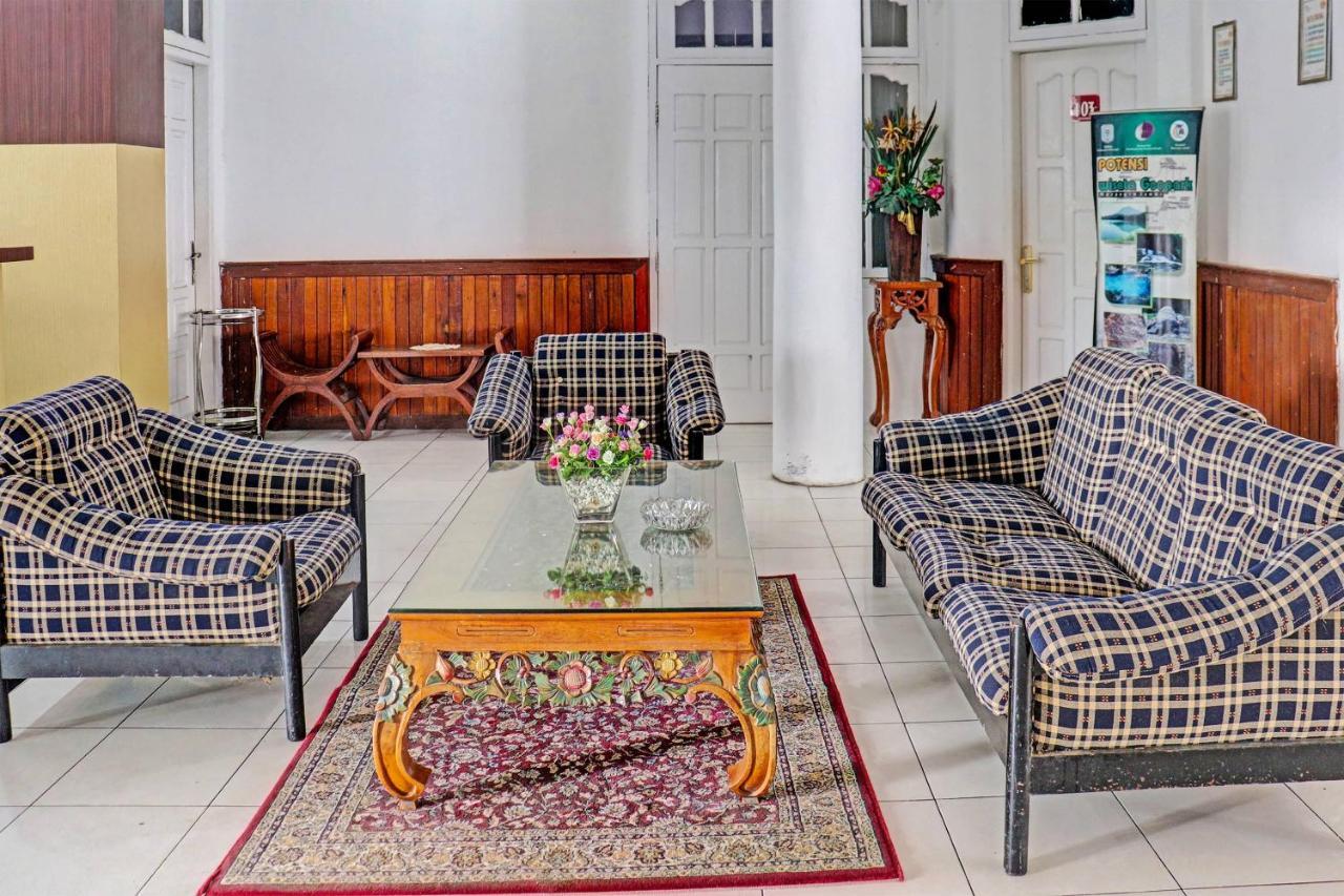 Oyo 90483 Homestay Permata Syariah Bangko Eksteriør billede