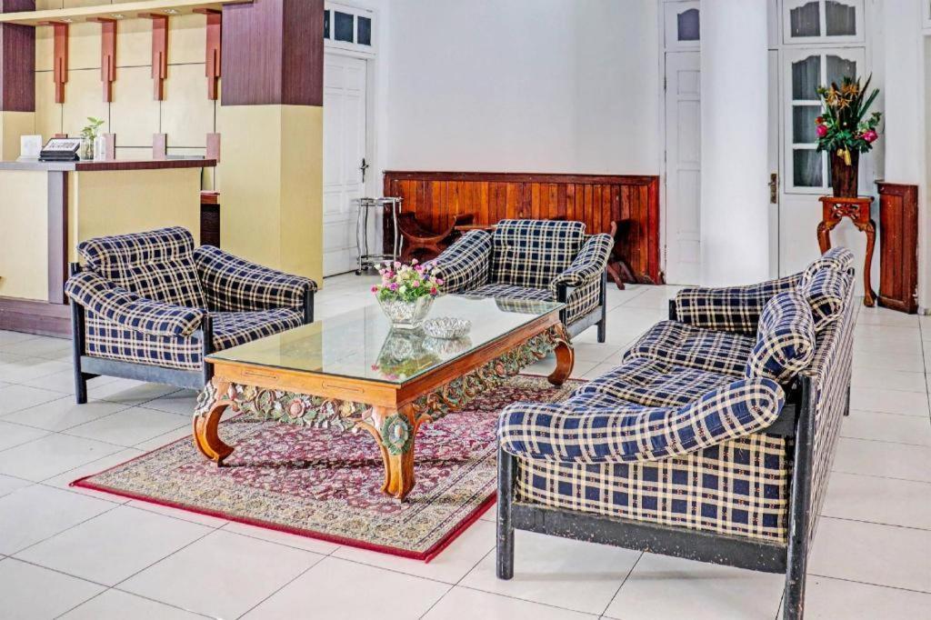 Oyo 90483 Homestay Permata Syariah Bangko Eksteriør billede